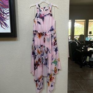 Zuni Girls Dress Low HandKerchief Skirt over the Shorts Lined. Size 10, Like new